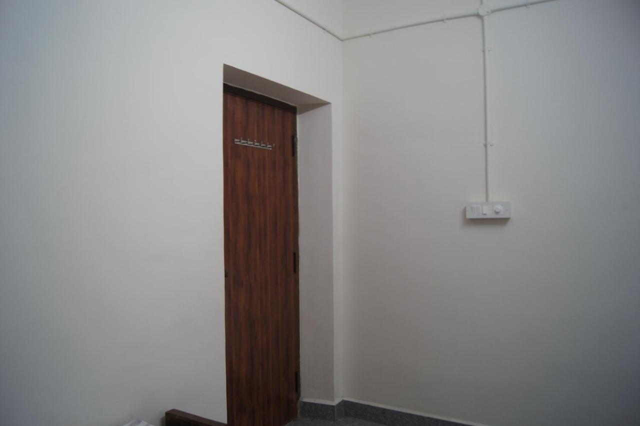 Cornerbunker Hostel ไมซอร์ ภายนอก รูปภาพ