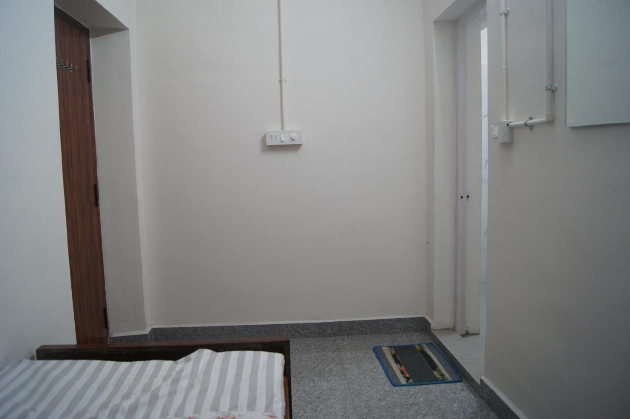 Cornerbunker Hostel ไมซอร์ ภายนอก รูปภาพ
